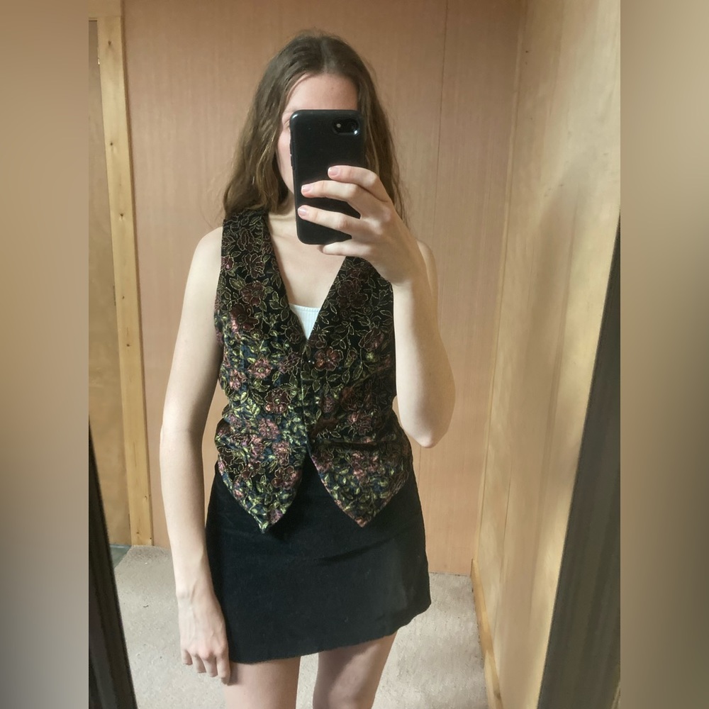 🇺🇸 Vintage Embroidered Floral Vest